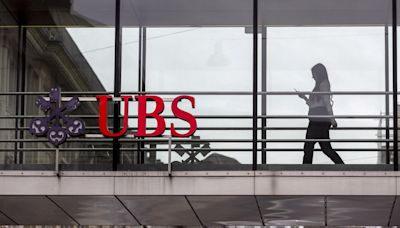 UBS industry customers increasingly critical, survey finds