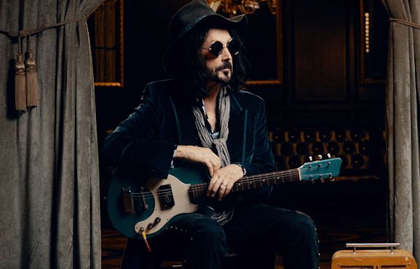 Tom Petty and the Heartbreakers Guitarist Mike Campbell on Fronting His Latest Band the Dirty Knobs
