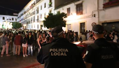 89 denuncias por botellón y 127 por orinar en la calle en el primer día de cruces