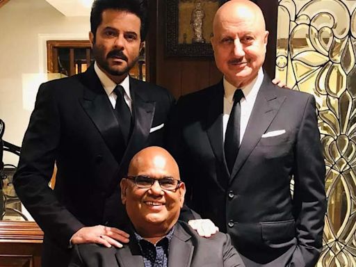 Anupam Kher takes a trip down memory lane as he cherishes his friendship with Anil Kapoor and their late friend Satish Kaushik - WATCH | - Times of India