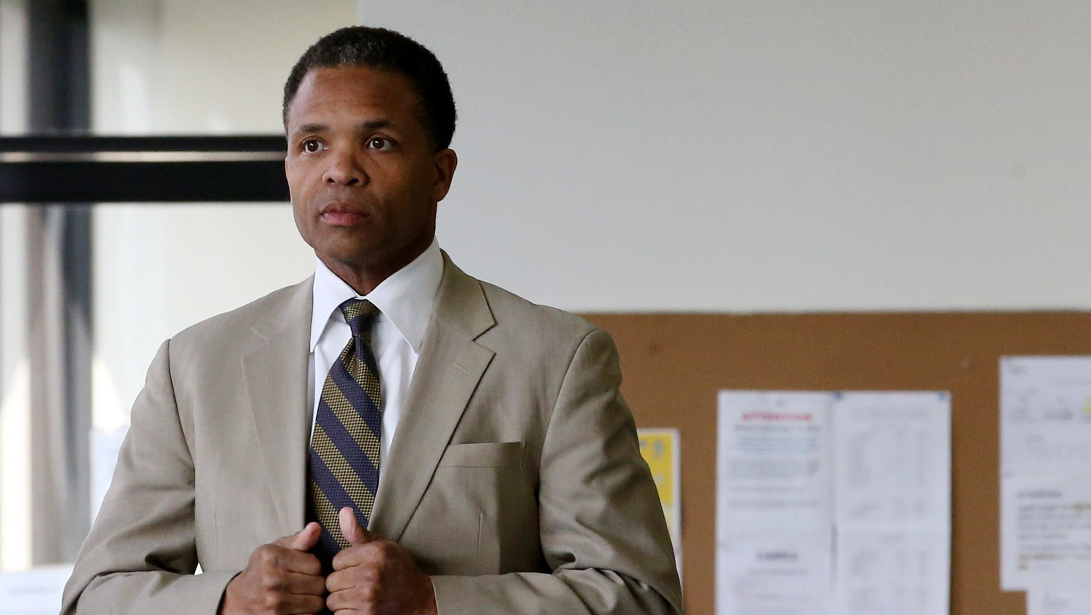 Convicted ex-US Rep. Jesse Jackson Jr. pushing for presidential pardon with help from suburban mayors