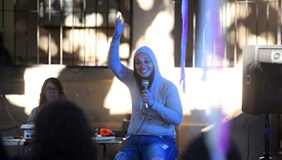 Comedy offers new routine for women prisoners in Paraguay