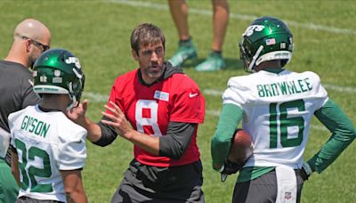Aaron Rodgers Back to Work at Jets' OTAs in Florham Park