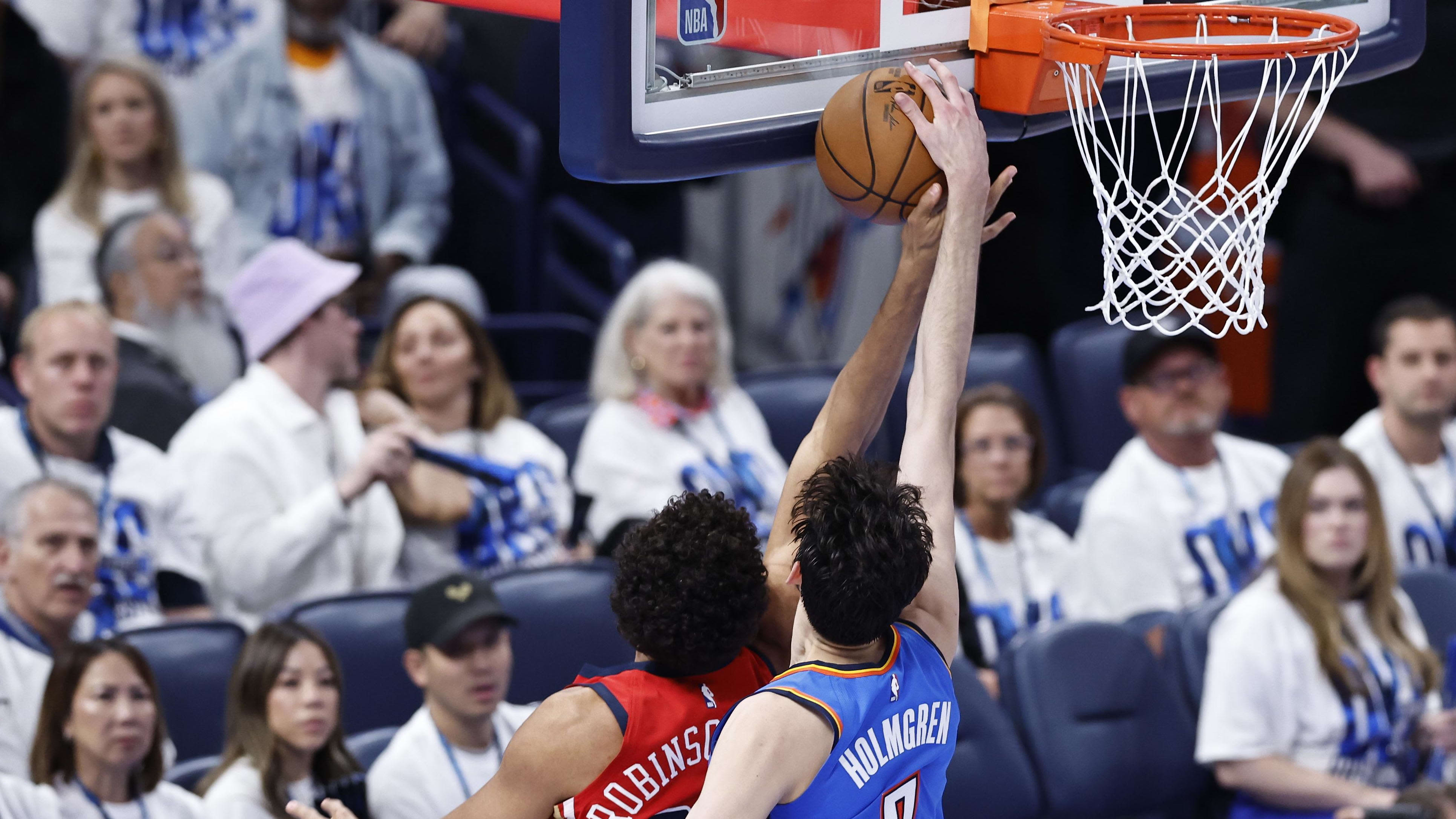 Chet Holmgren's Block Went Viral In Thunder-Pelicans Game