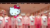 Consumidora encuentra colección de Hello Kitty en Pull&Bear