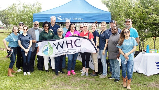 Energy Transfer, Memorial students plants trees for Port Arthur - Port Arthur News