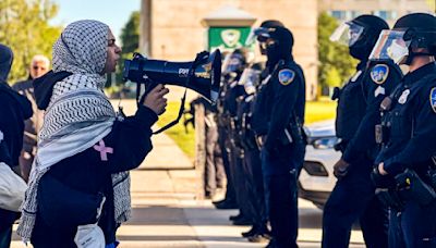 Arrestos en protesta en Universidad de California en Santa Cruz