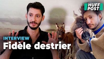 Pierre Niney nous a parlé de son âne miniature, « plus affectueux » que ses chats et chiens