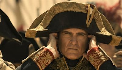 "Yo lo habría interpretado mucho mejor": este actor de 'Succession' destroza el 'Napoleón' de Joaquin Phoenix