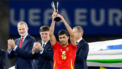 Carragher names Spain player who 'was better' than Rodri at Euro 2024