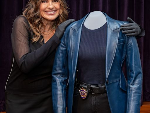 ‘Law & Order: SVU’ detective’s costume joins Smithsonian collection