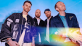 Coldplay lança lyric video do single "feelslikeimfallinginlove"