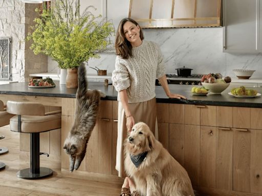 6 Trends We Saw in Jennifer Garner's House Tour, Including an All-Wood Kitchen