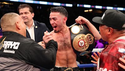 Jose Valenzuela scores upset of Isaac 'Pitbull' Cruz to claim WBA junior welterweight title