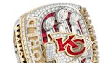 Chiefs reciben sus anillos de campeones; lanzan sutil respuesta a los Bengals