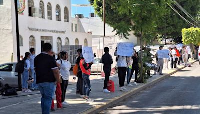 Estudiantes de Teotipilco se manifiestan para exigir la construcción de dos aulas