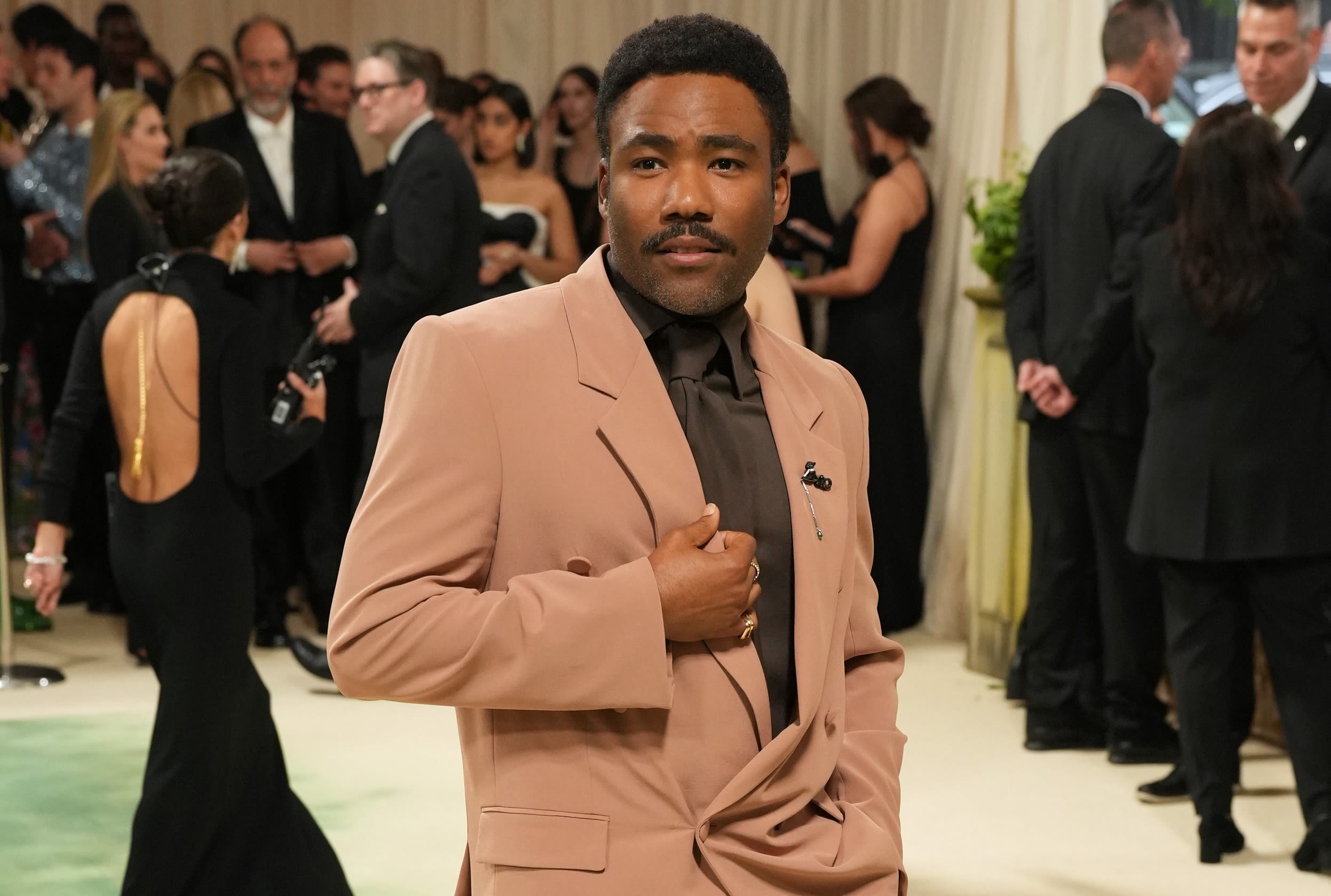 The Sixth Heartbeat: Donald Glover Brings Motown Vibes With A Splash Of Mount Calvary Baptist Church To Met...