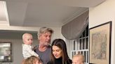 ¡Con seis no basta! Hilaria y Alec Baldwin tendrán su séptimo hijo en común