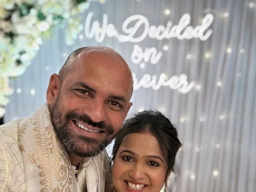 National Award-winning Director Sameer Vidwans Marries Long-time Partner Juilee Sonalkar - News18