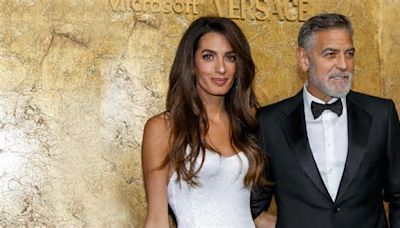 La vita provenzale di George Clooney e Amal con i consigli vinicoli del vicino di casa… Brad Pitt