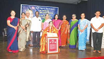 Dr. Vijaya Dabbe Award conferred - Star of Mysore