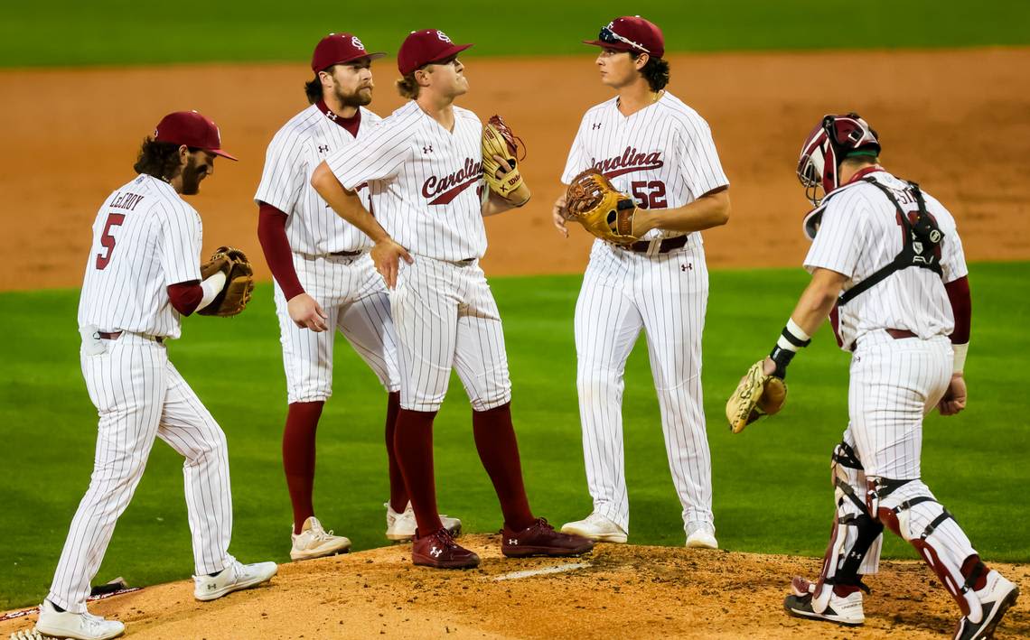 South Carolina’s pitching struggles again as Georgia takes game two, series