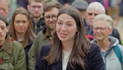 Antiques Roadshow guests left stunned by expert's 'surprise'