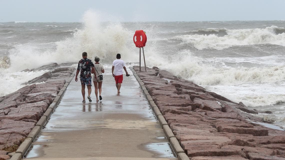 Watch live webcams as Beryl approaches Texas coast