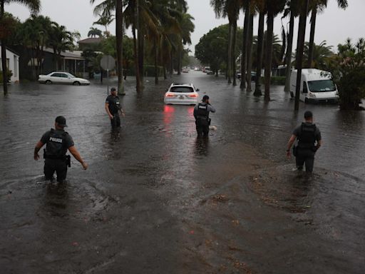 Inundaciones en Florida: estado de emergencia, autopistas bloqueadas y la amenaza de lluvias más destructivas