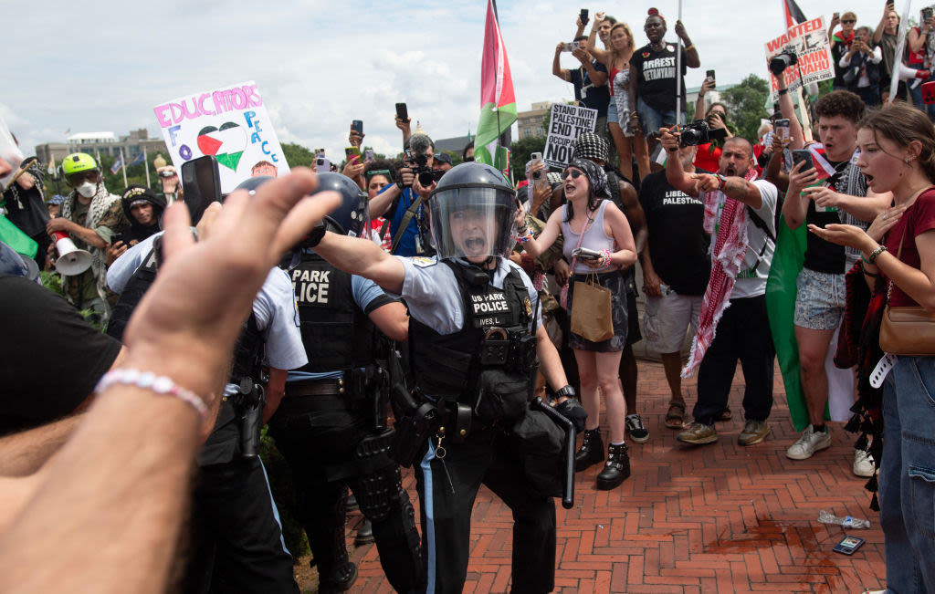 Photos of the 'Violent' Anti-Netanyahu Protests in D.C.