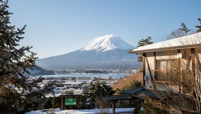 日本「豪華露營」推薦！自備露天浴池、近觀富士山美景、位於一級賽道內