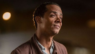 'Interview With the Vampire' star Jacob Anderson reacts to Louis' violent hookup