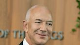 Billionaire Jeff Bezos still uses a homemade scrappy door desk from the early days of launching Amazon