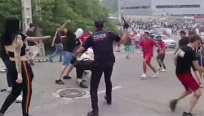 Batalla campal entre las aficiones de Nàstic y Málaga en las inmediaciones del Nou Estadi