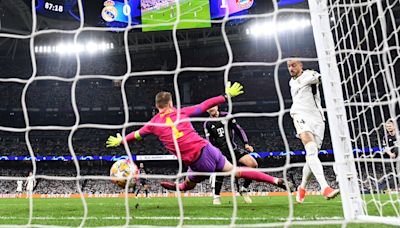 Neuer culpa al césped del Bernabéu por su error en el 1-1 de Joselu