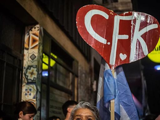 Cristina Fernández denuncia el "inútil sacrificio" de las políticas económicas de Milei para Argentina
