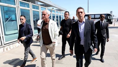 José Mourinho ya está en Estambul para fichar por Fenerbahçe de Turquía