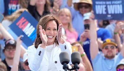 Harris thrives as she drops Biden's campaign themes