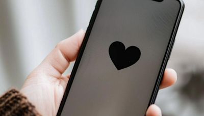 Qué significa que le envíen el emoji de corazón negro por WhastApp; no se trata de amor