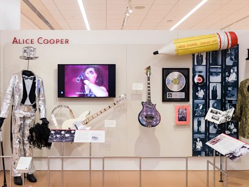 Make an Alice Cooper top hat at Musical Instrument Museum special event honoring the icon