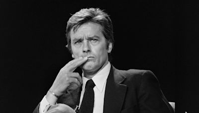 Alain Delon, en fotos: sus visitas a la Argentina y sus imágenes memorables con Briggite Bardot y Jean Paul Belmondo