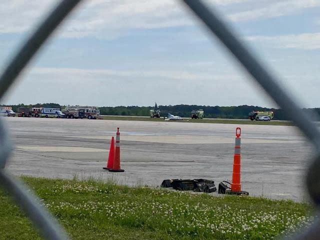 Small plane crashes at RDU Wednesday morning, injuries unknown