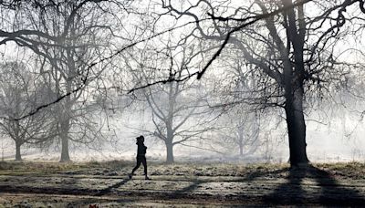 Weather maps show exact moment temperatures plummet to bone-chilling 1C