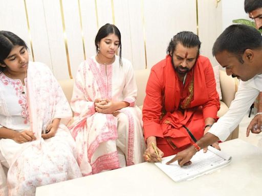 Andhra Deputy CM Pawan Kalyan prays at Tirumala temple, concludes his 11-day atonement deeksha