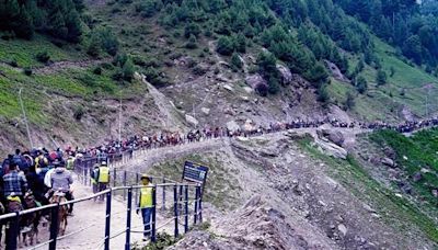 13,000 visit Amarnath shrine on Day 1