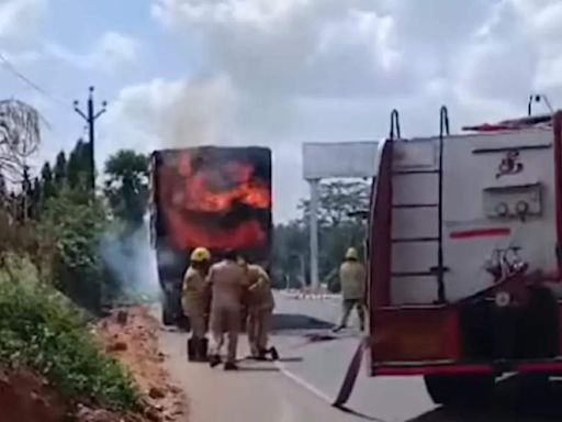 50 two-wheelers gutted as truck carrying them catches fire near TN’s Hosur | Chennai News - Times of India