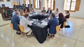 Govern, Consell de Ibiza y Sant Josep estudiarán la propuesta de los vecinos de legalizar los apartamentos Don Pepe