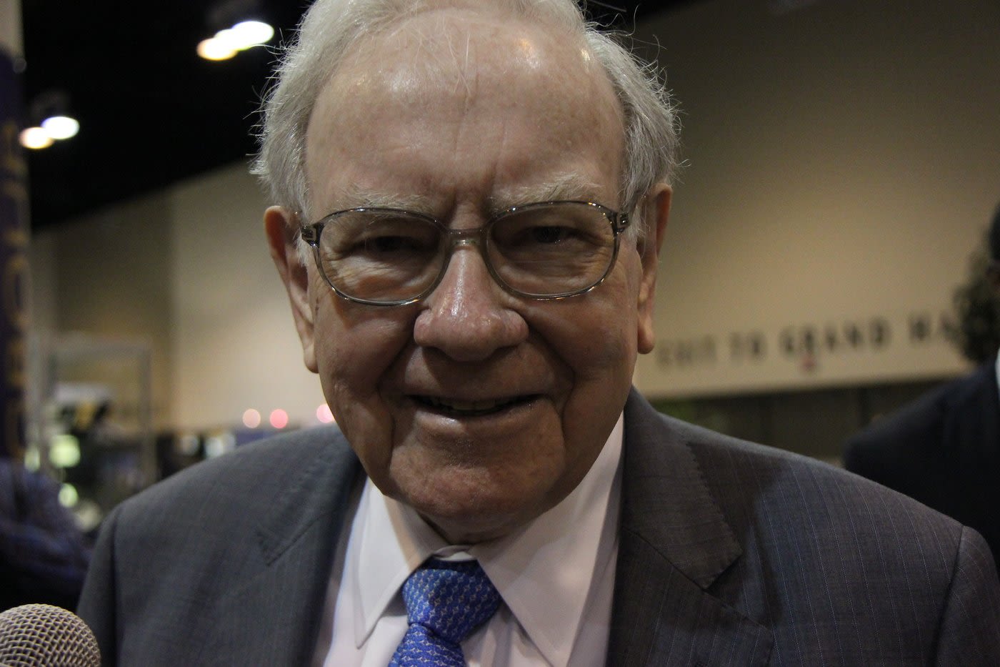 Warren Buffett Gets a Discount on This Outstanding Value Stock. Here's How You Can Too.