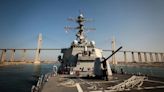 Análisis: Cómo los buques de guerra estadounidenses están derribando drones hutíes en el mar Rojo y qué podría venir después