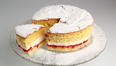 Woman's 'genius' hack takes Mary Berry's Victoria sponge to the next level